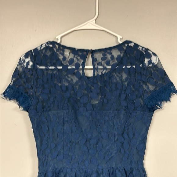 LC LAUREN CONRAD  Dress Lined, Lace Overlay, Dark Slate Blue, cap Sleeve, size 4 - Picture 8 of 9